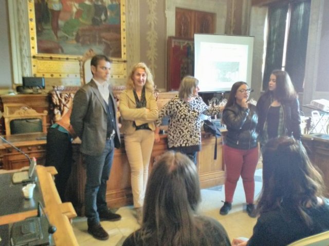 Dibattuto alunni, docenti e il sindaco